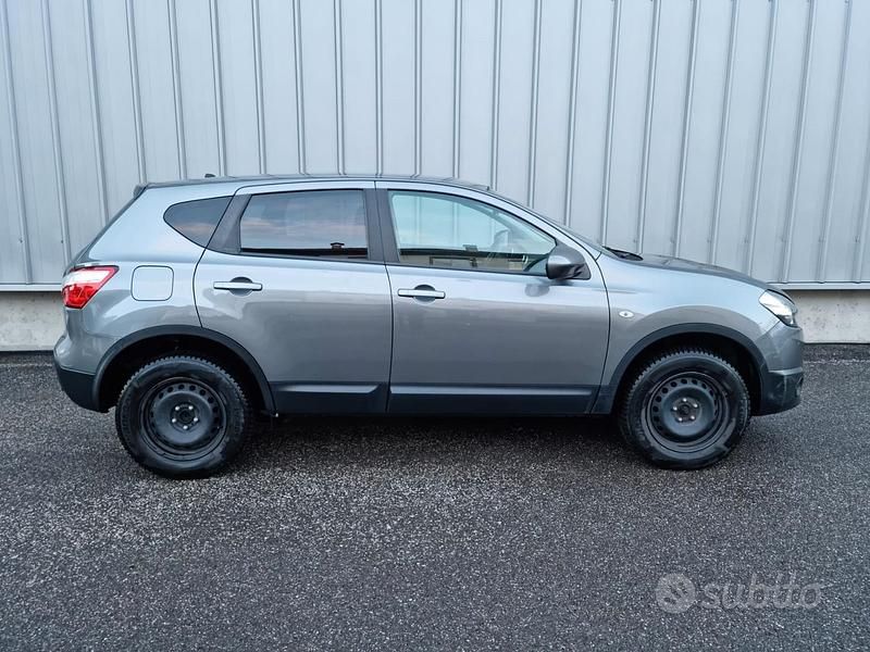 Używany Nissan Qashqai Acenta 110 KM (80 kW) 2013 Szary SUV