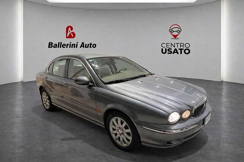 Usata Jaguar X-type Executive 196 CV (144 kW) 2003 Grigio Berlina