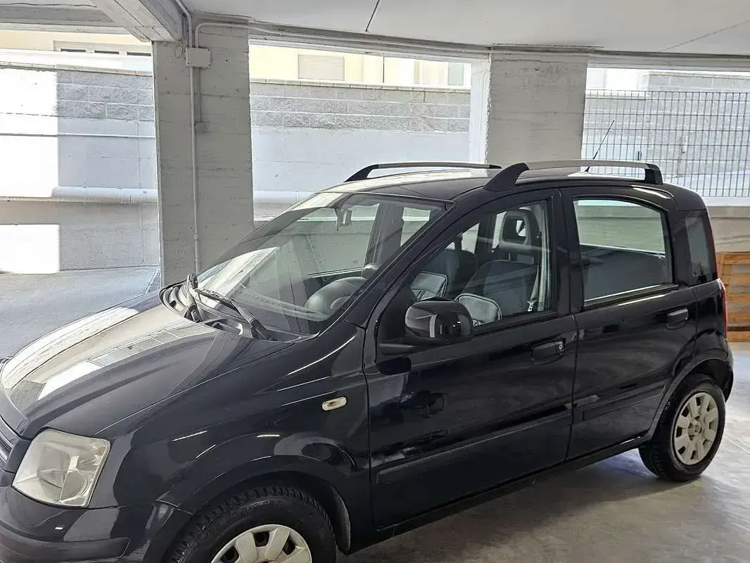 Usata Fiat Panda Active 75 CV (55 kW) 2011 Nero Utilitaria