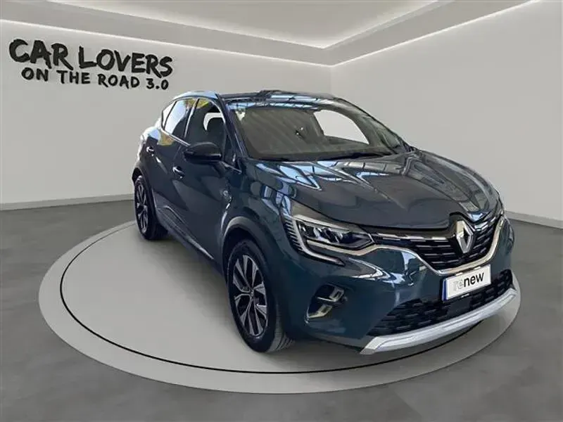 Usata Renault Captur Techno 145 CV (106 kW) 2023 Blu scuro SUV