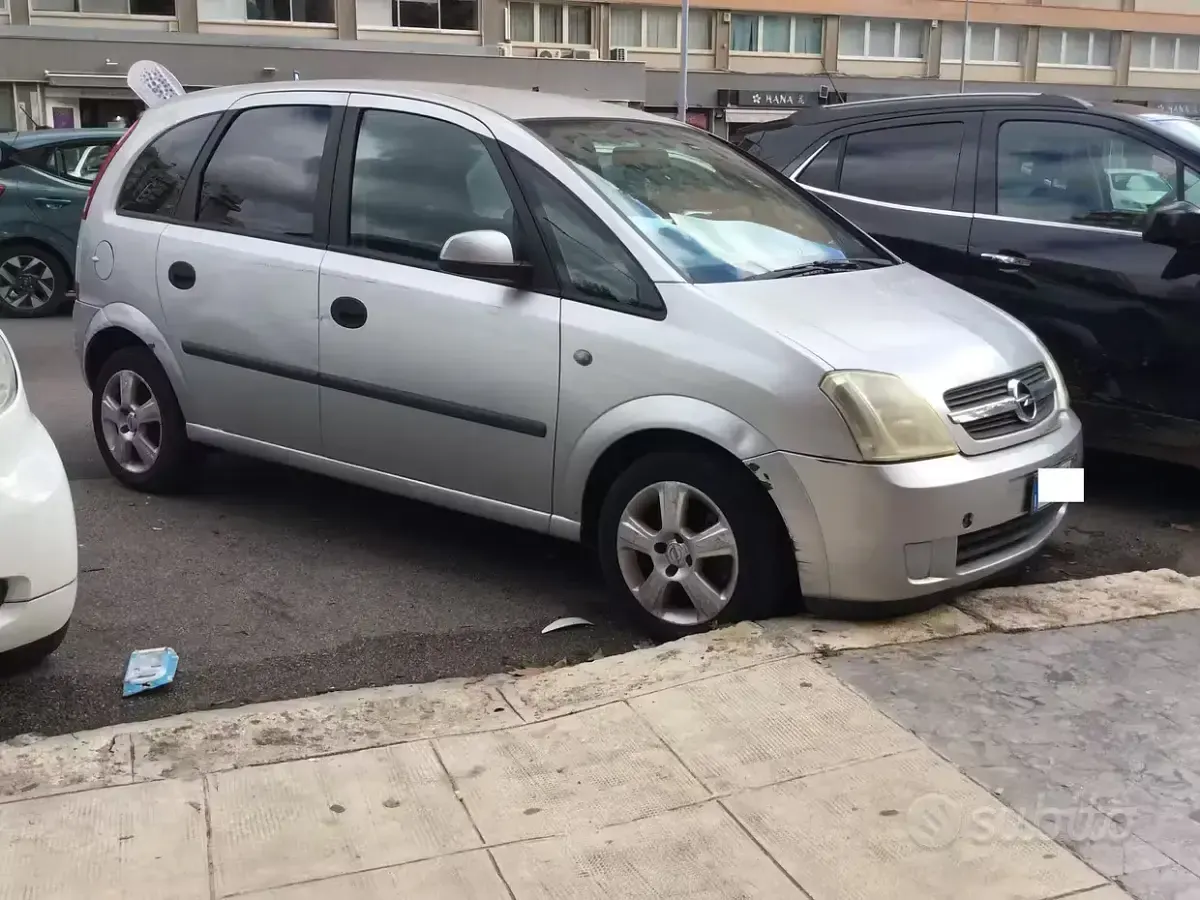 Usata Opel Meriva Cosmo 101 CV (74 kW) 2004 Grigio Monovolume