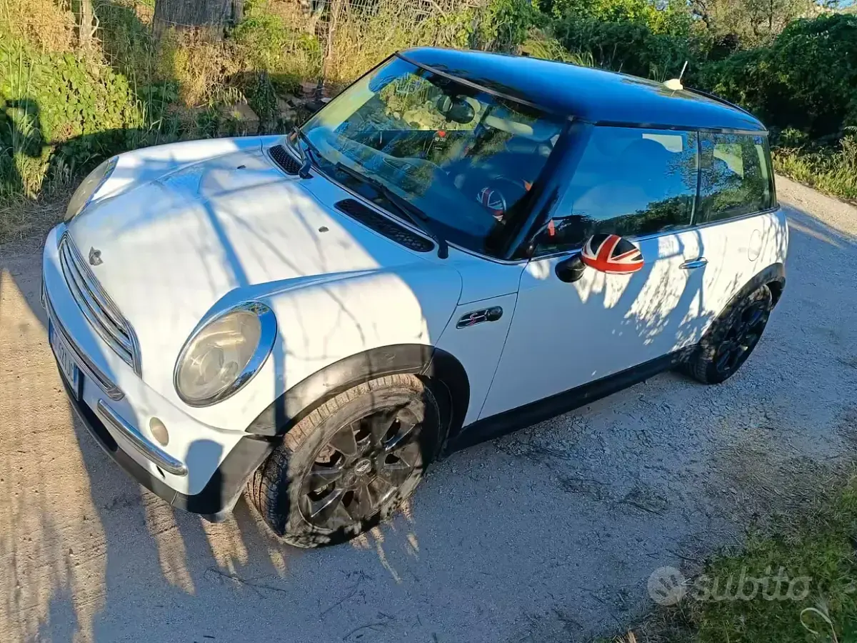 Usata Mini ONE 75 CV (55 kW) 2003 Bianco Utilitaria