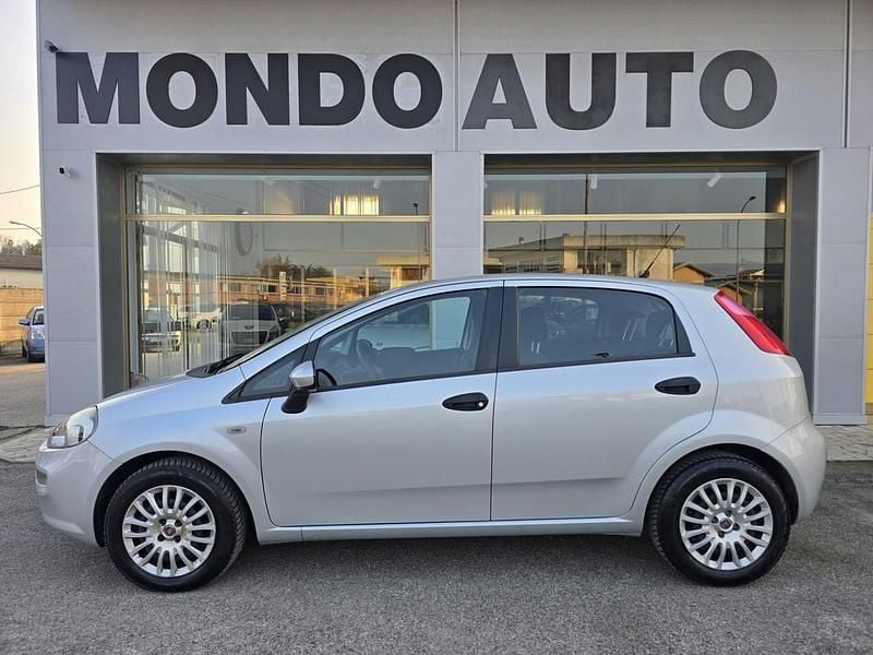 Usata Fiat Punto Lounge 75 CV (55 kW) 2015 Argento Utilitaria