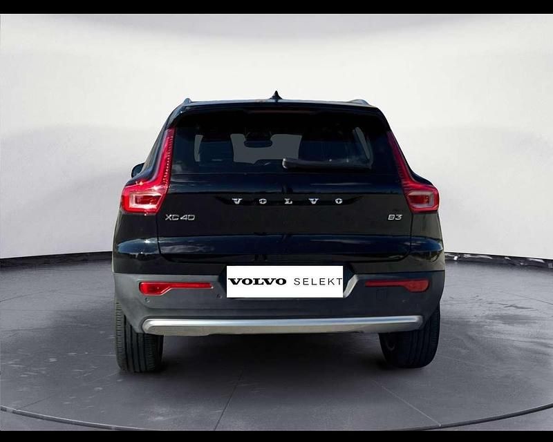Usata Volvo XC40 Core 163 CV (119 kW) 2023 Nero SUV