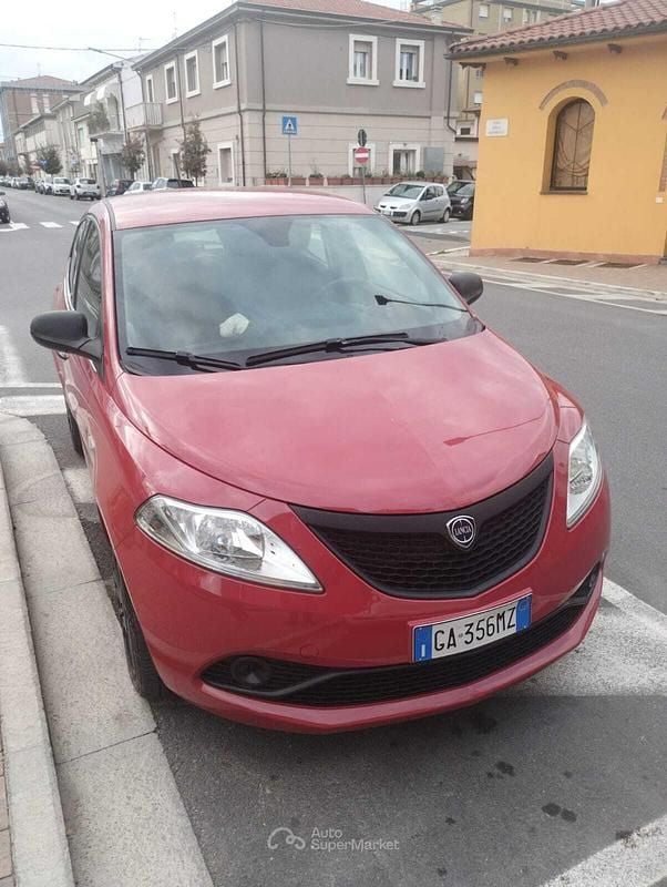 Rosso Usata 2020 Lancia Ypsilon Due volumi | 8800 € (Buon prezzo) - Immagine 1/4