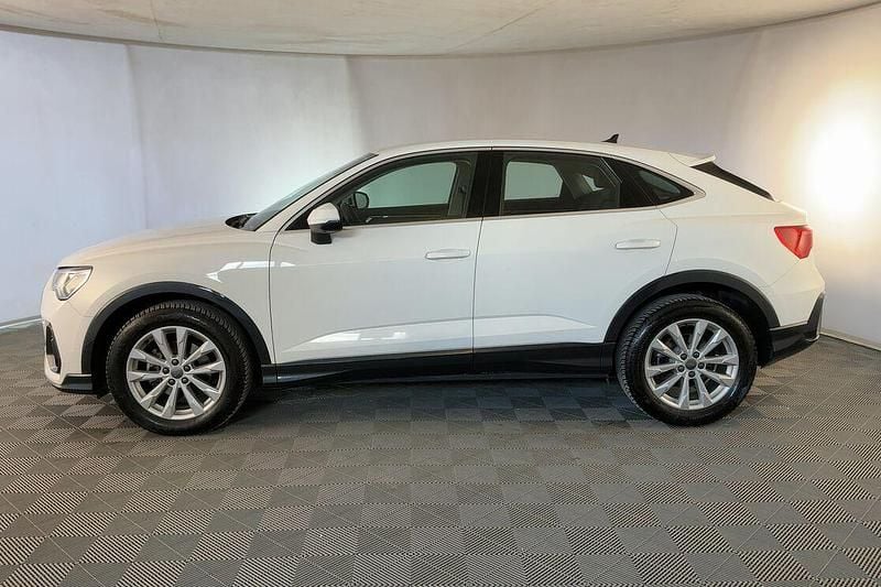 Käytetty Audi Q3 Sportback Ambiente 150 HP (110 kW) 2019 Valkoinen Katumaasturi