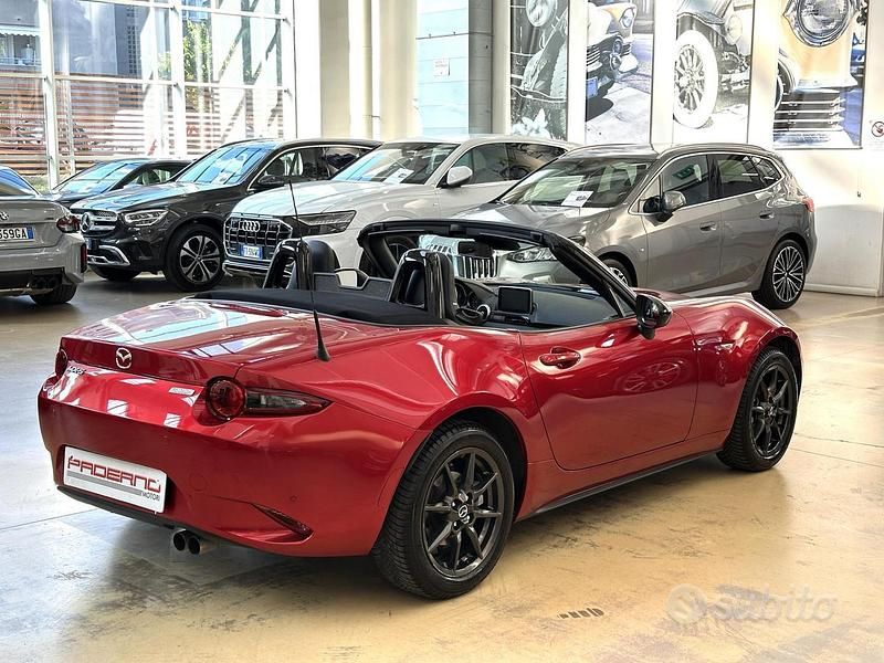 Usata Mazda MX5 Exceed 131 CV (96 kW) 2017 Rosso Cabrio