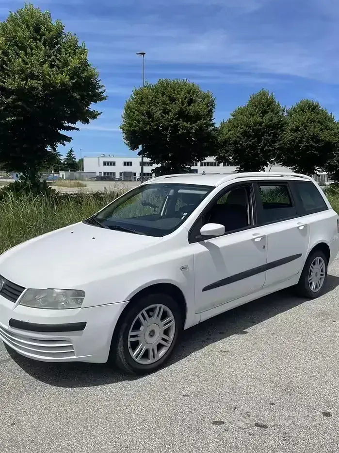 Usata Fiat Stilo 116 CV (85 kW) 2005 Bianco Station wagon