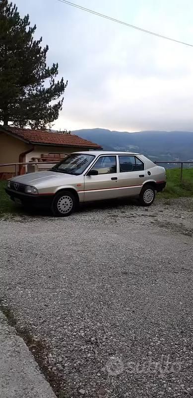 Begagnad Alfa Romeo 33 86 HK (63 kW) 1988 Sedan