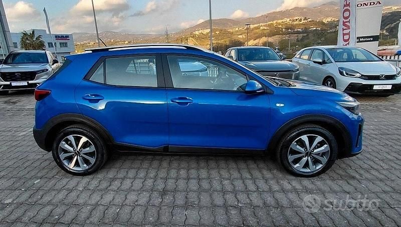 Usata Kia Stonic Urban 84 CV (61 kW) 2022 Blu SUV