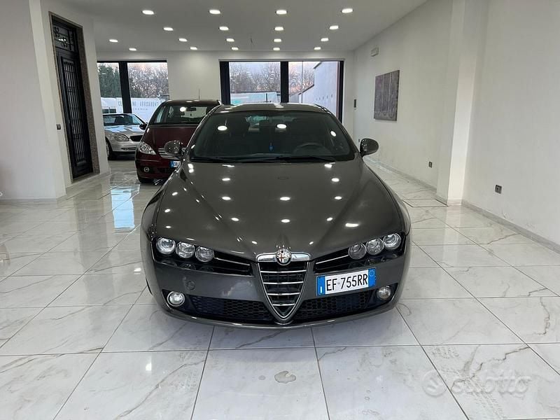 Usata Alfa Romeo 159 Progression 170 CV (125 kW) 2010 Grigio Berlina