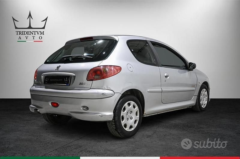 Begagnad Peugeot 206 68 HK (50 kW) 2005 Silver Sedan