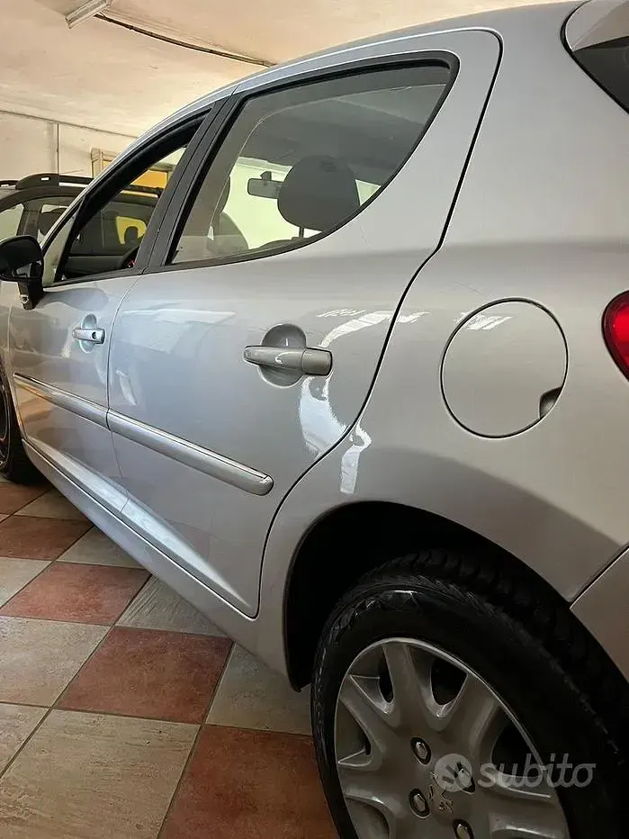 Usata Peugeot 207 73 CV (53 kW) 2013 Grigio Berlina