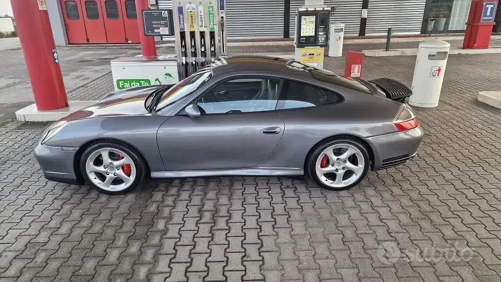 Usata Porsche 911 Carrera 4S 320 CV (235 kW) 2003 Grigio Coupé