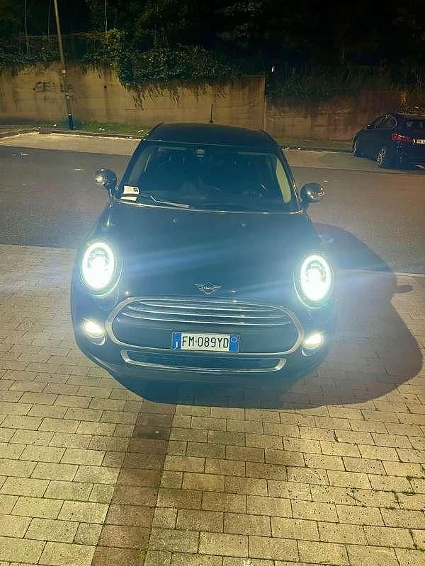 Usata Mini ONE 102 CV (75 kW) 2017 Nero Utilitaria