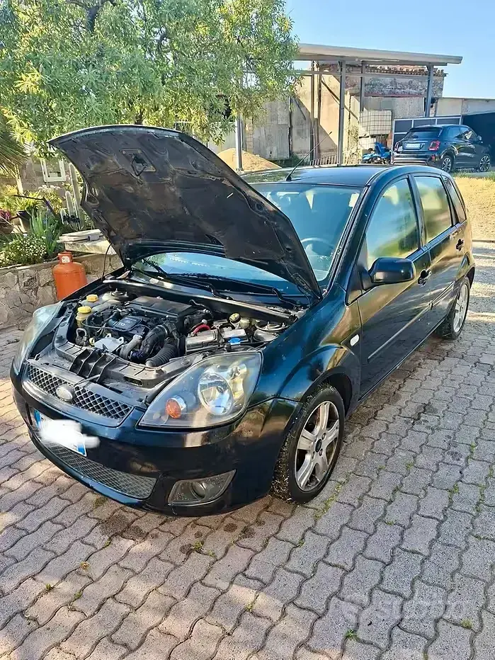 Usata Ford Fiesta 69 CV (50 kW) 2008 Nero Utilitaria