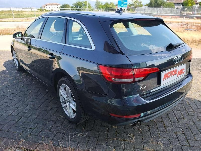 Usata Audi A4 Ambiente 170 CV (125 kW) 2018 Blu Station wagon