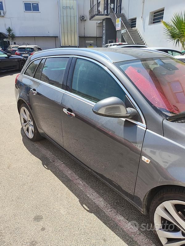 Gebraucht Opel Insignia Cosmo 160 PS (117 kW) 2011 Grau Kombi
