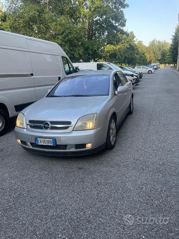 Usata Opel Vectra 150 CV (110 kW) 2005 Grigio Berlina