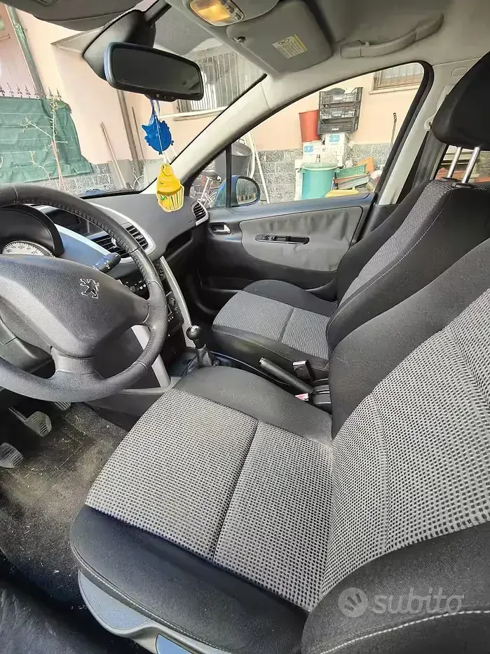 Usata Peugeot 207 95 CV (69 kW) 2009 Grigio Berlina