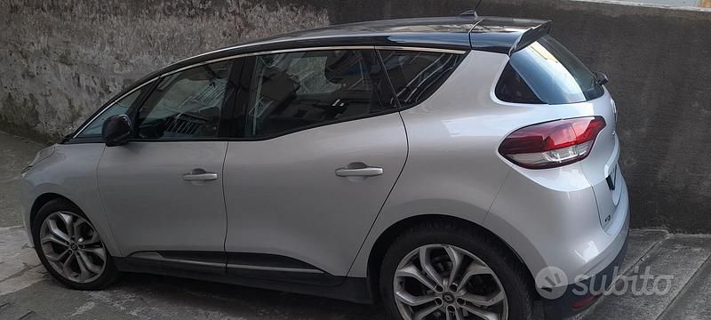 Usata Renault Scénic IV 120 CV (88 kW) 2019 Monovolume
