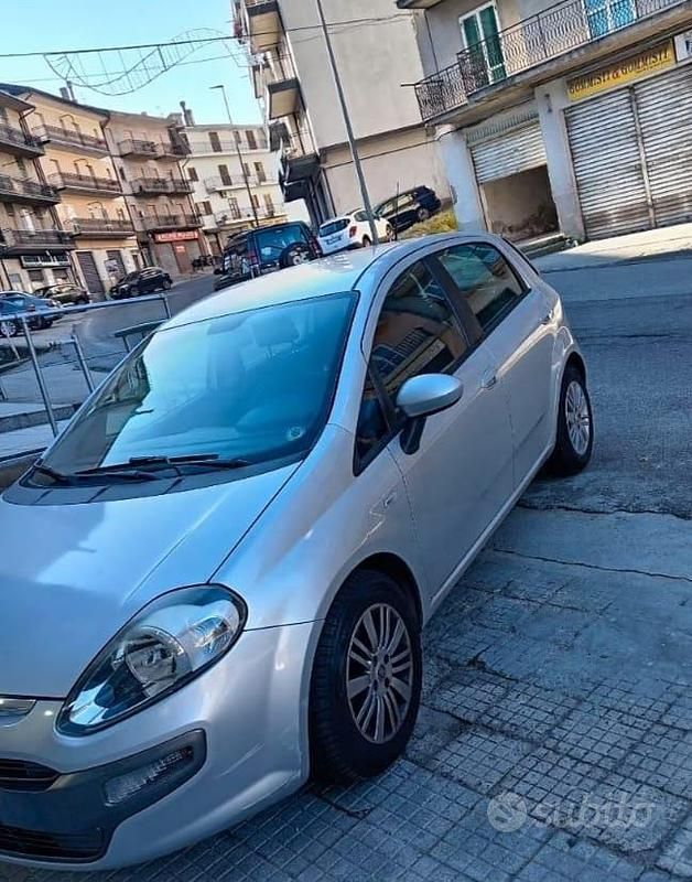 Usata Fiat Punto Evo Dynamic 95 CV (69 kW) 2011 Argento Utilitaria
