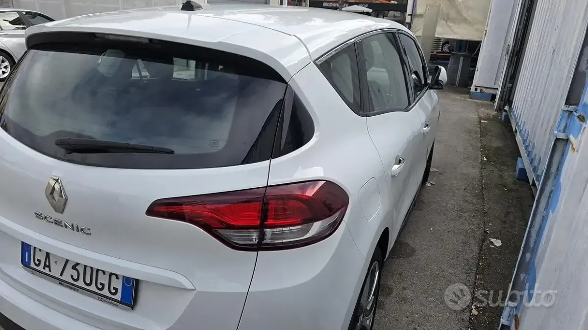 Usata Renault Scénic 120 CV (88 kW) 2020 Bianco Monovolume