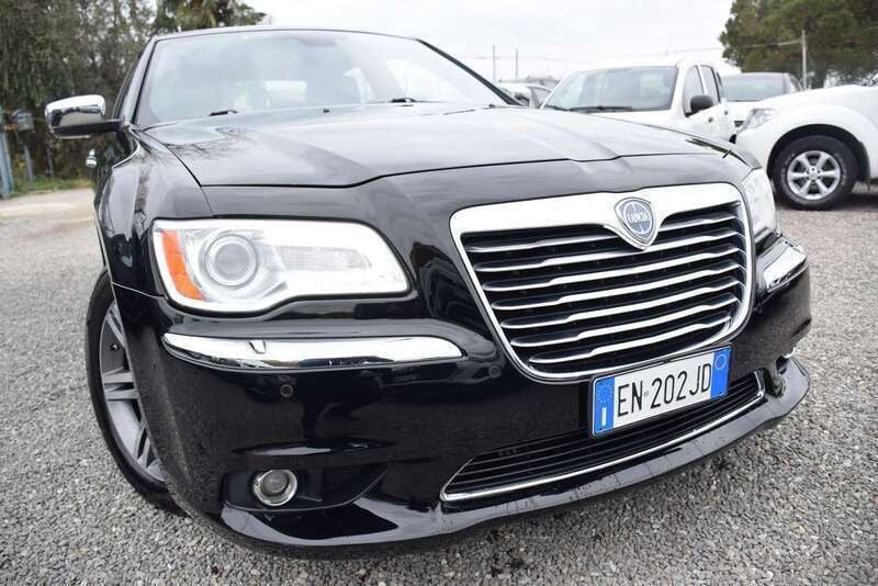 Usata Lancia Thema Platinum 190 CV (139 kW) 2012 Nero Berlina