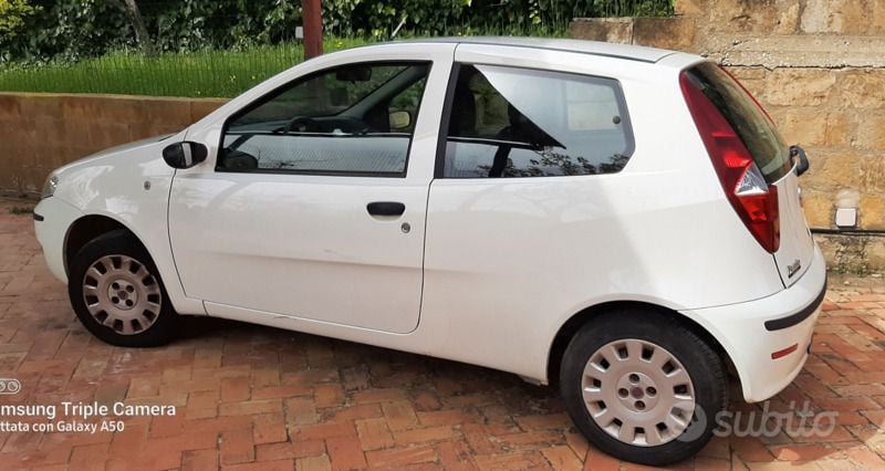 Usata Fiat Punto 60 CV (44 kW) 2009 Bianco Utilitaria