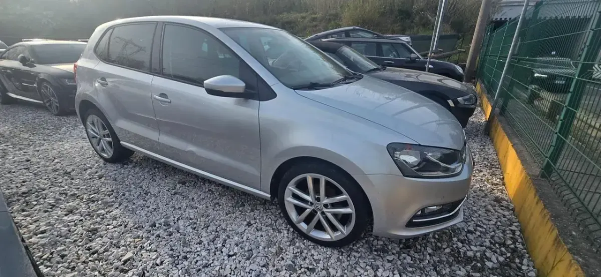 Usata VW Polo Highline 90 CV (66 kW) 2017 Argento Berlina
