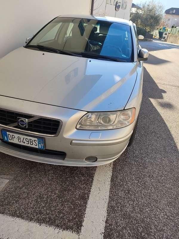 Usata Volvo S60 185 CV (136 kW) 2008 Argento Berlina