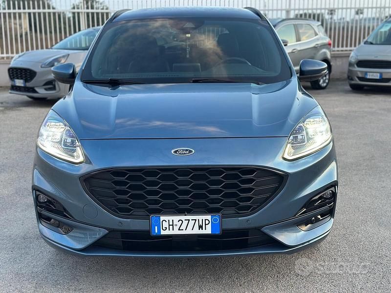 Usata Ford Kuga ST-Line 120 CV (88 kW) 2022 Blu SUV