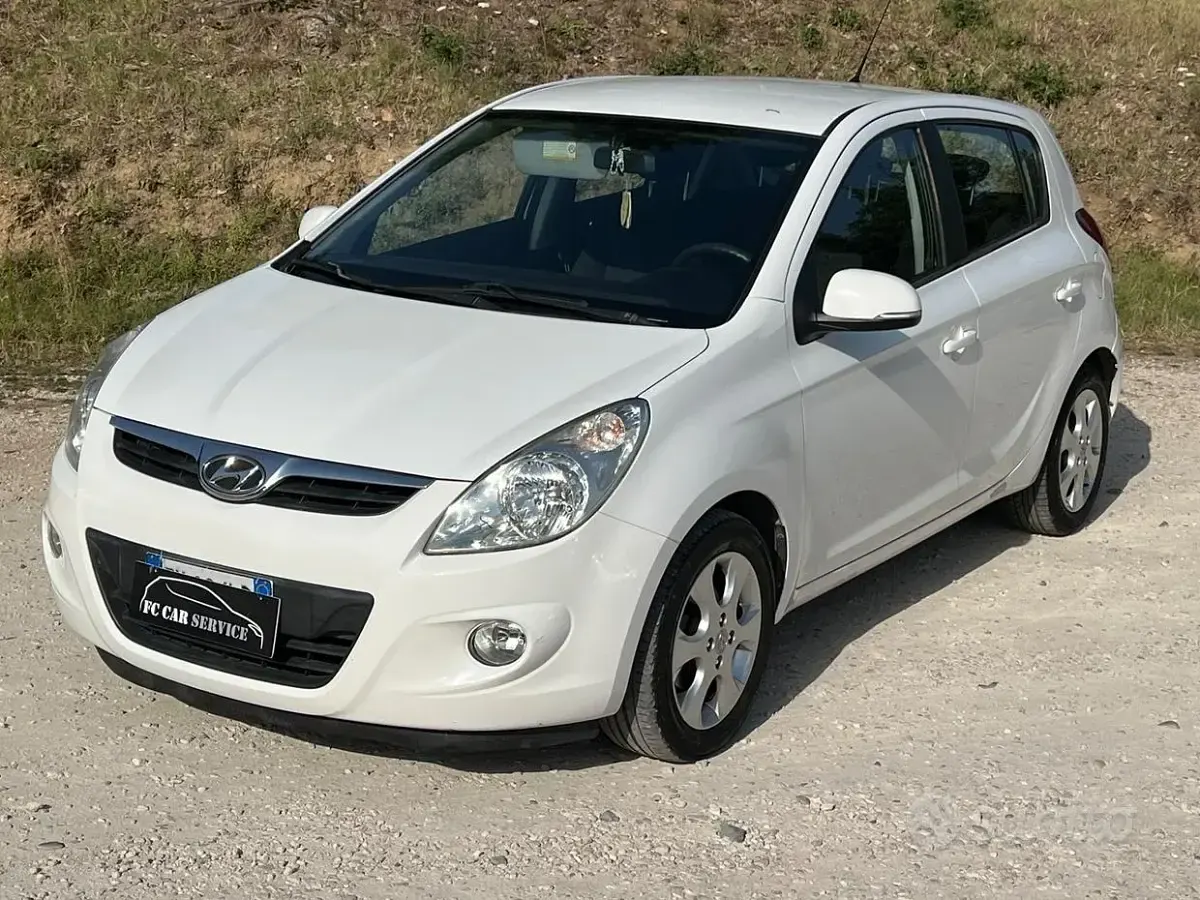 Usata Hyundai i20 Edition 78 CV (57 kW) 2012 Bianco Utilitaria