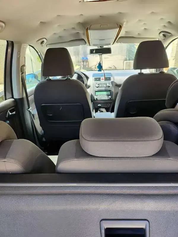 Usata VW Touran Comfortline 105 CV (77 kW) 2011 Grigio Monovolume