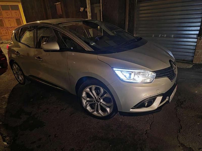 Usata Renault Scénic IV Life 116 CV (85 kW) 2017 Monovolume