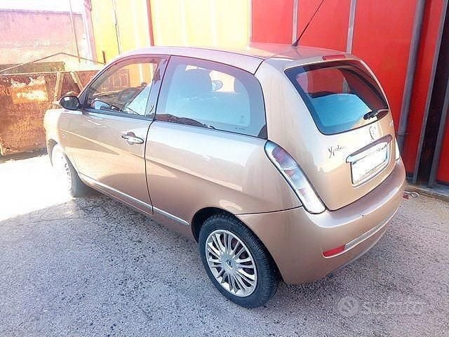 Usata Lancia Ypsilon 90 CV (66 kW) 2007 Giallo Utilitaria