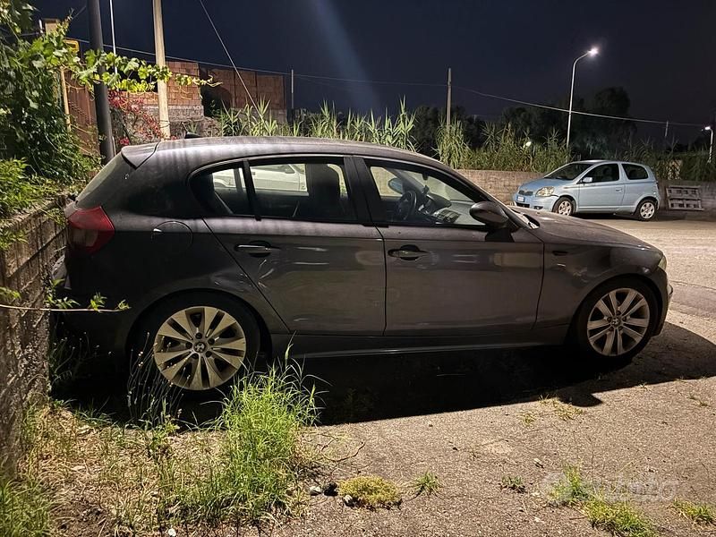 Usata BMW 120 163 CV (119 kW) 2006 Grigio Utilitaria