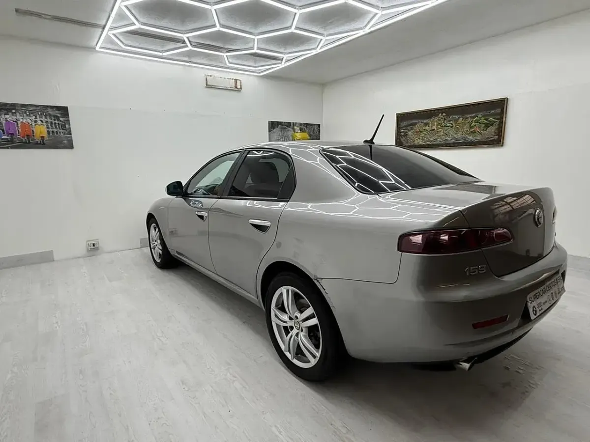 Usata Alfa Romeo 159 Super 135 CV (99 kW) 2011 Argento Berlina