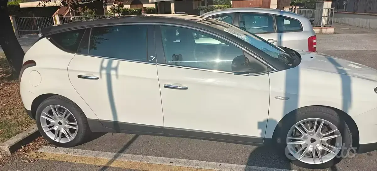 Usata Lancia Delta 120 CV (88 kW) 2009 Bianco Utilitaria