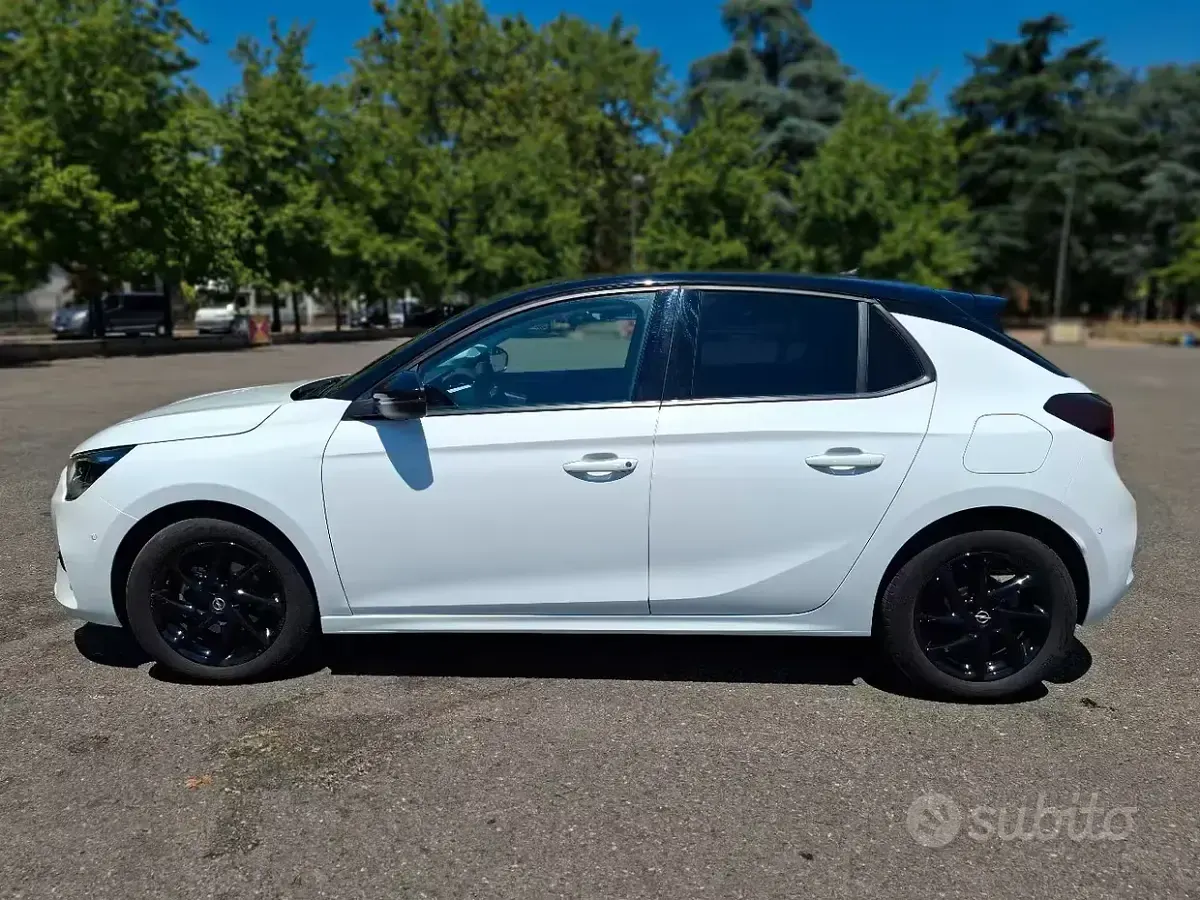 Usata Opel Corsa Design & Tech 75 CV (55 kW) 2023 Bianco Utilitaria