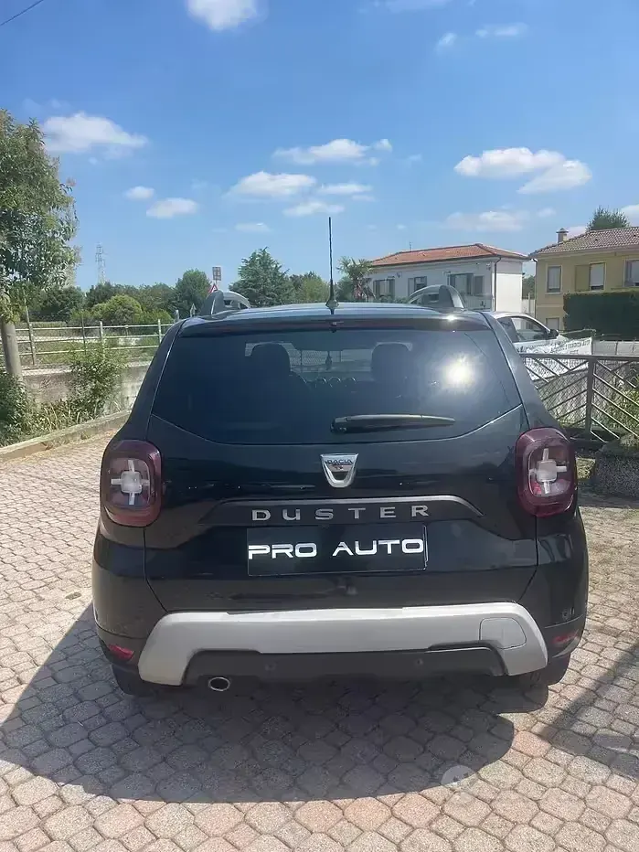 Usata Dacia Duster Anniversary 101 CV (74 kW) 2021 Nero SUV