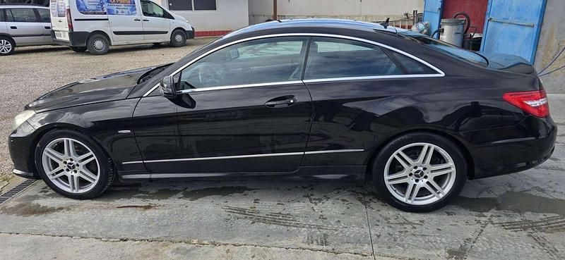 Usado Mercedes E250 Avantgarde 204 CV (150 kW) 2010 Coupe