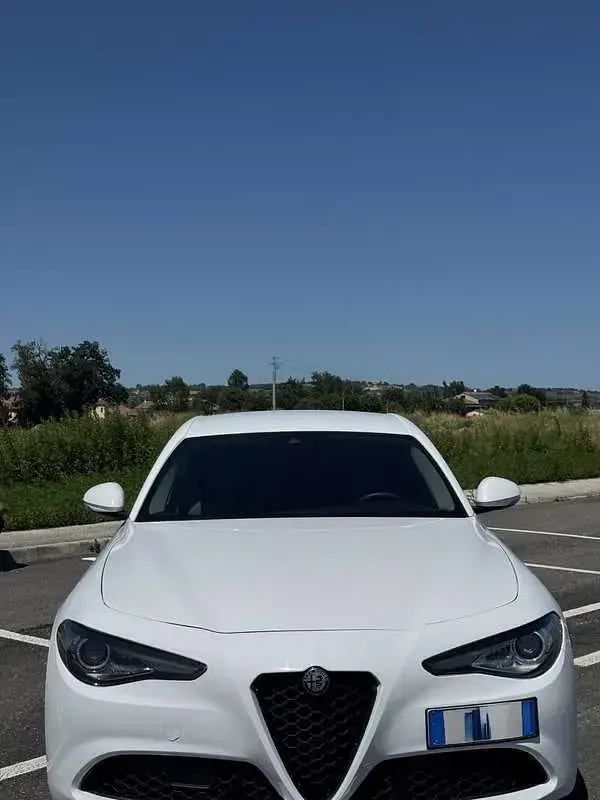 Usata Alfa Romeo Giulia Super 150 CV (110 kW) 2017 Berlina
