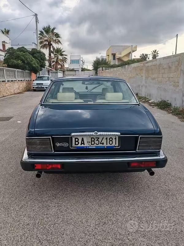 Usata Jaguar XJ40 240 CV (176 kW) 1990 Blu Berlina