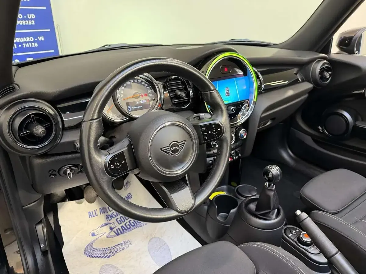 Usata Mini Cooper S Cabriolet 178 CV (130 kW) 2022 Midnight black Cabrio