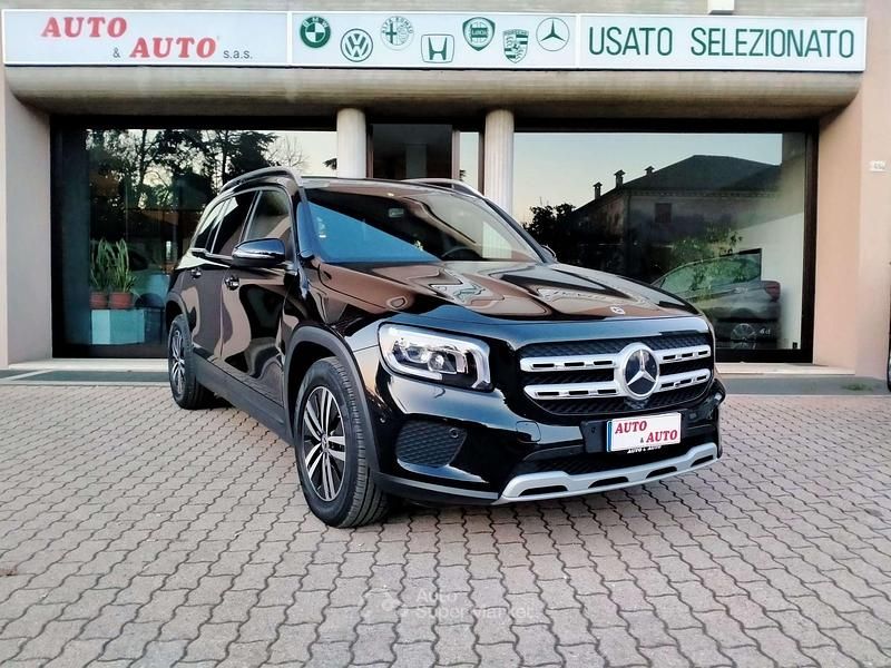 Usata Mercedes GLB180 Business 116 CV (85 kW) 2021 Black metallic SUV