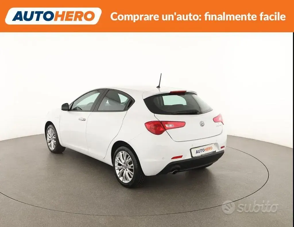 Usata Alfa Romeo Giulietta Super 120 CV (88 kW) 2018 Bianco Utilitaria