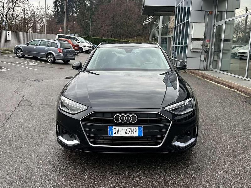 Begagnad Audi A4 S-Line 150 HK (110 kW) 2020 Svart Kombi