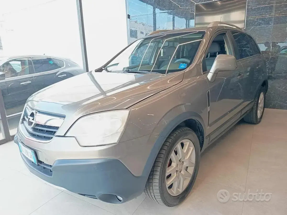 Usata Opel Antara Cosmo 150 CV (110 kW) 2008 Grigio SUV
