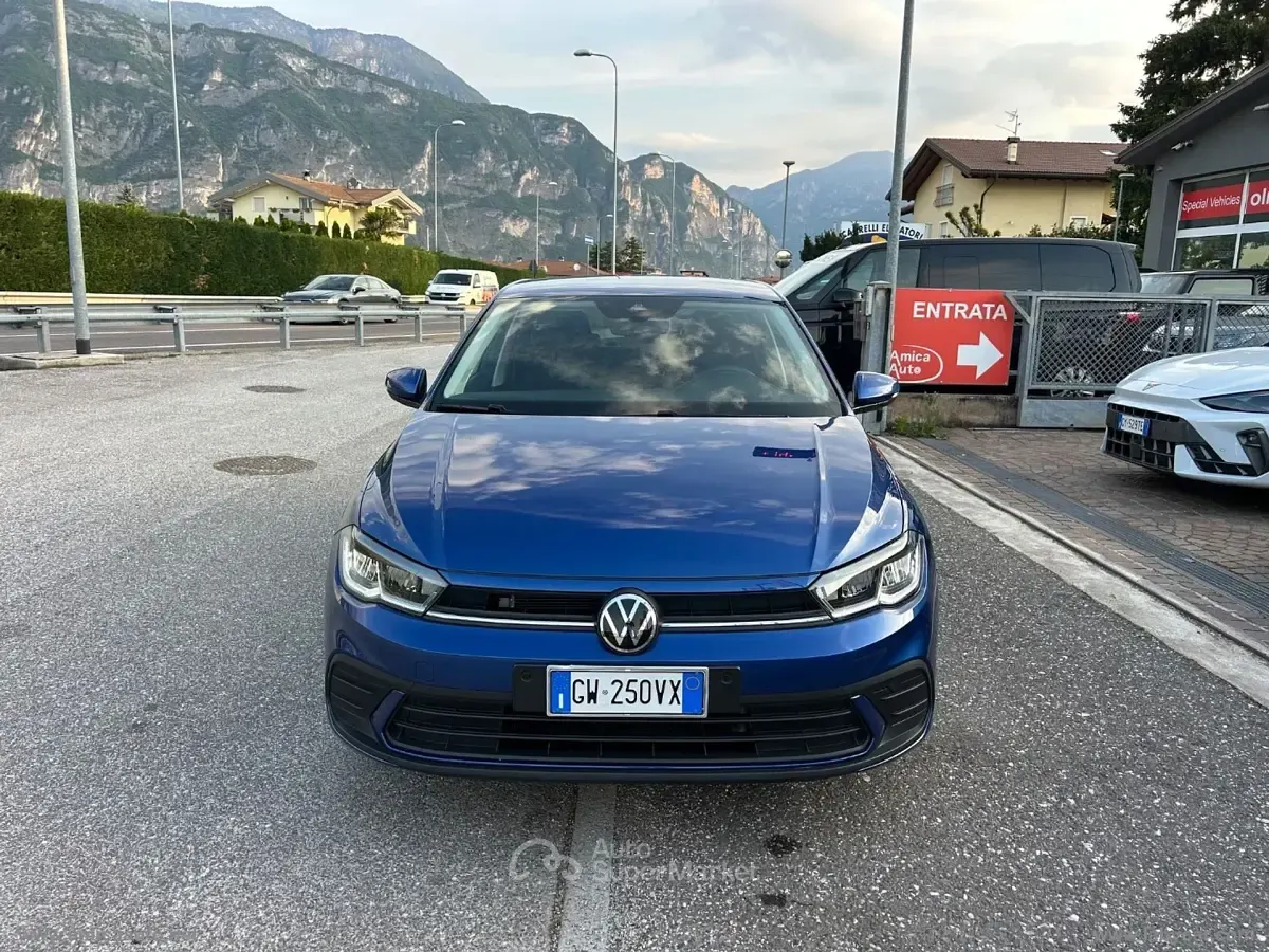 Usata VW Polo Life 95 CV (69 kW) 2024 Blu/azzurro Utilitaria